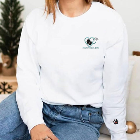 Intenprints Personalized Vet Embroidered Sweatshirt, Veterinarian Shirt with Name, Vet Tech Gift, Stethoscope and Dog Cat Paw