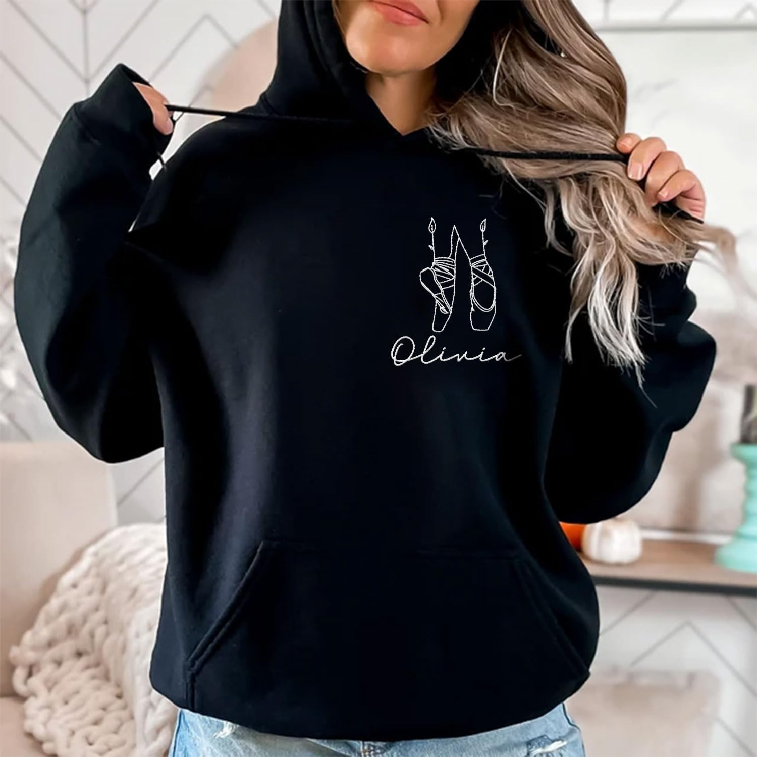 Custom Ballet Embroidered Sweatshirt for Women and Girls Ballerina Funny Dance Shoes Gift Cool Dancer Toe Dancing Sport Shirt