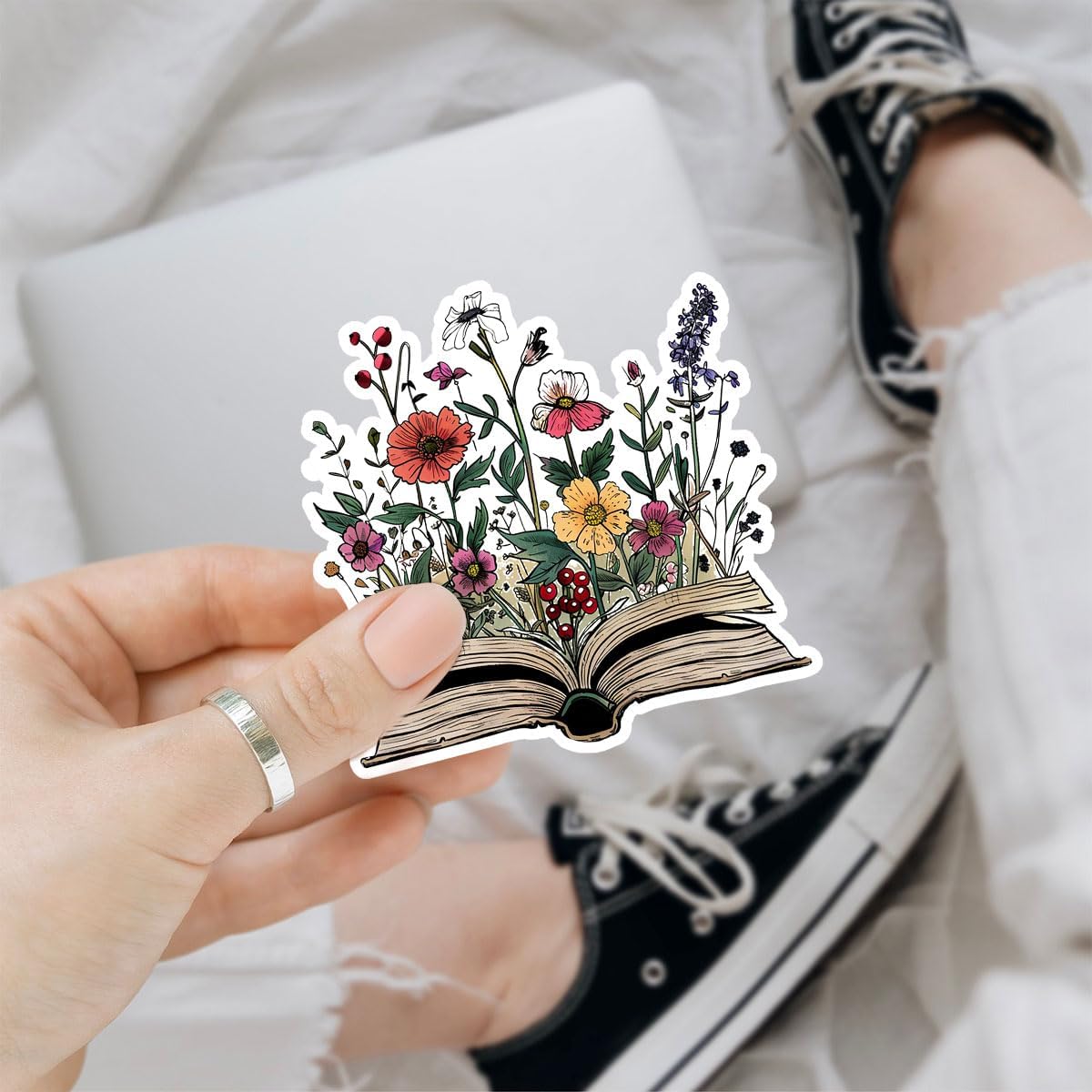 3 Pcs Flower Sticker Book, Books Car Decal Vinyl Stickers, Flower Car Sticker, Book Club Decorations - Stickers for Laptop Water Bottle Phone Car Window Helmet Vinyl Stickers 3 Inches