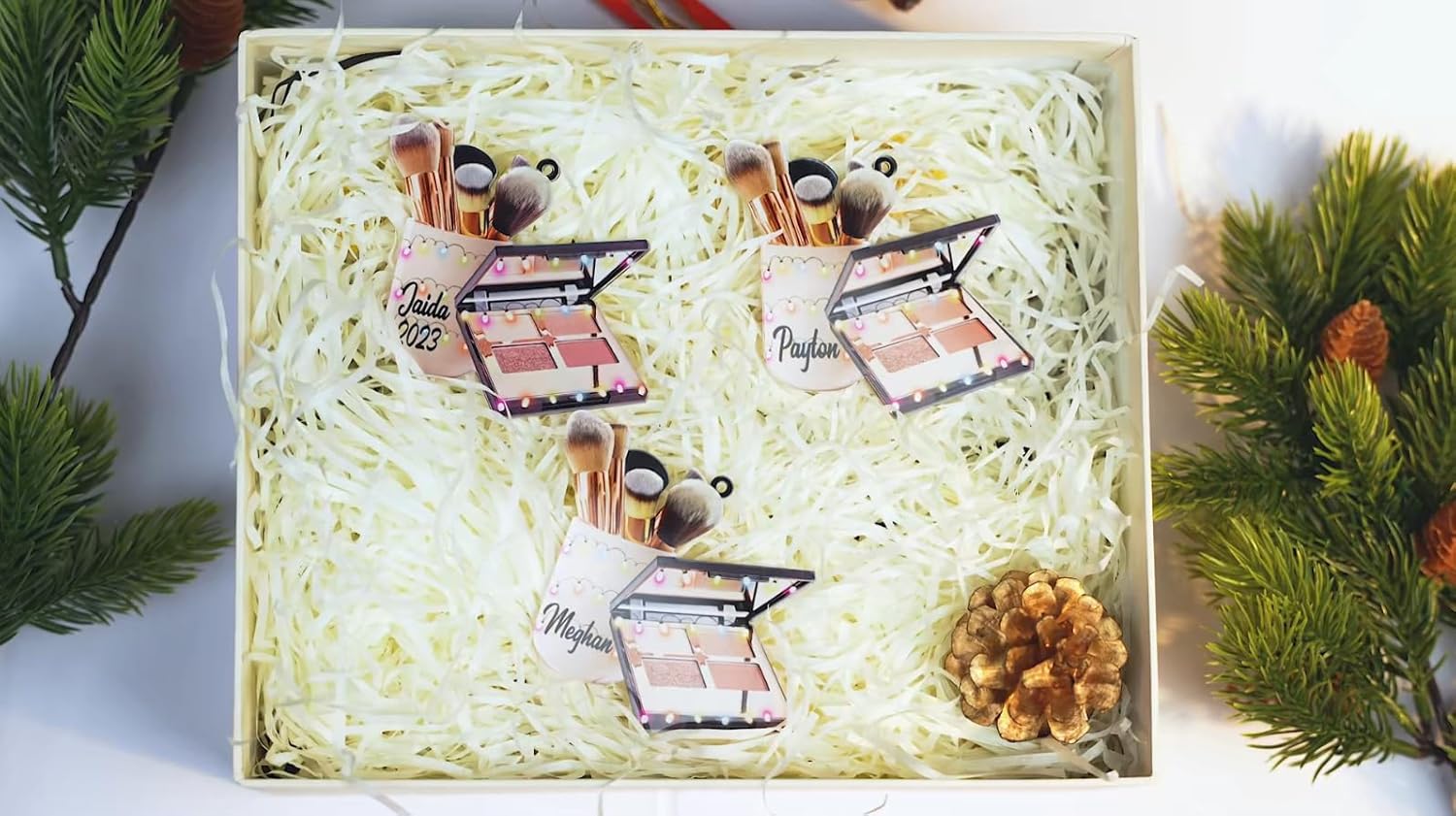 Suseaz Personalized Makeup Tools Christmas Ornament 2024, Makeup Box Christmas Ornament Gift for Makeup Artist, Christmas Tree Decor for Makeup Shop, Gift for New Makeup Coworkers (ON211)