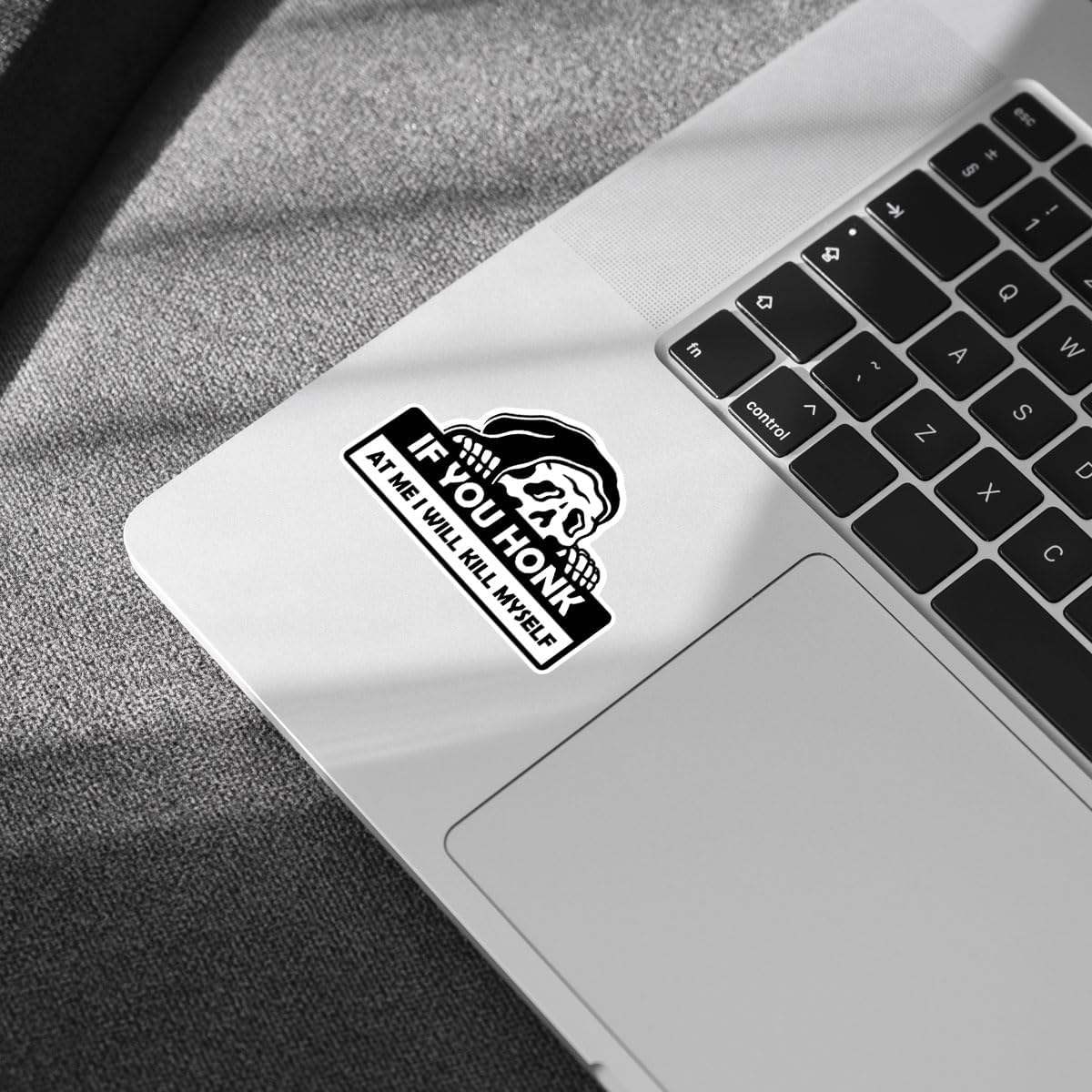 3Pcs If You Honk At Me I Will Kill Myself Bumper Sticker, If You Honk At Me I Will Kill Myself Skull Die-cut Sticker, Scared Skull Vinyl Sticker - Sticker For Laptop Water Bottle Car Phone Hard Hat 3"