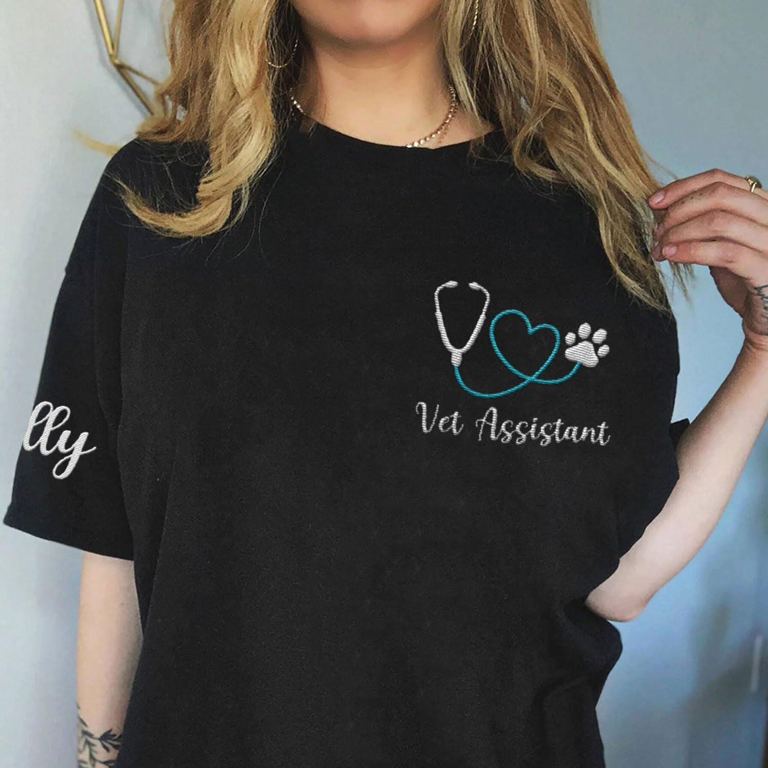 Custom Embroidered Vet Assistant Sweatshirt, Veterinary Medicine Hoodie for Women, Vet Tech Crewneck Gifts for Veterinarian