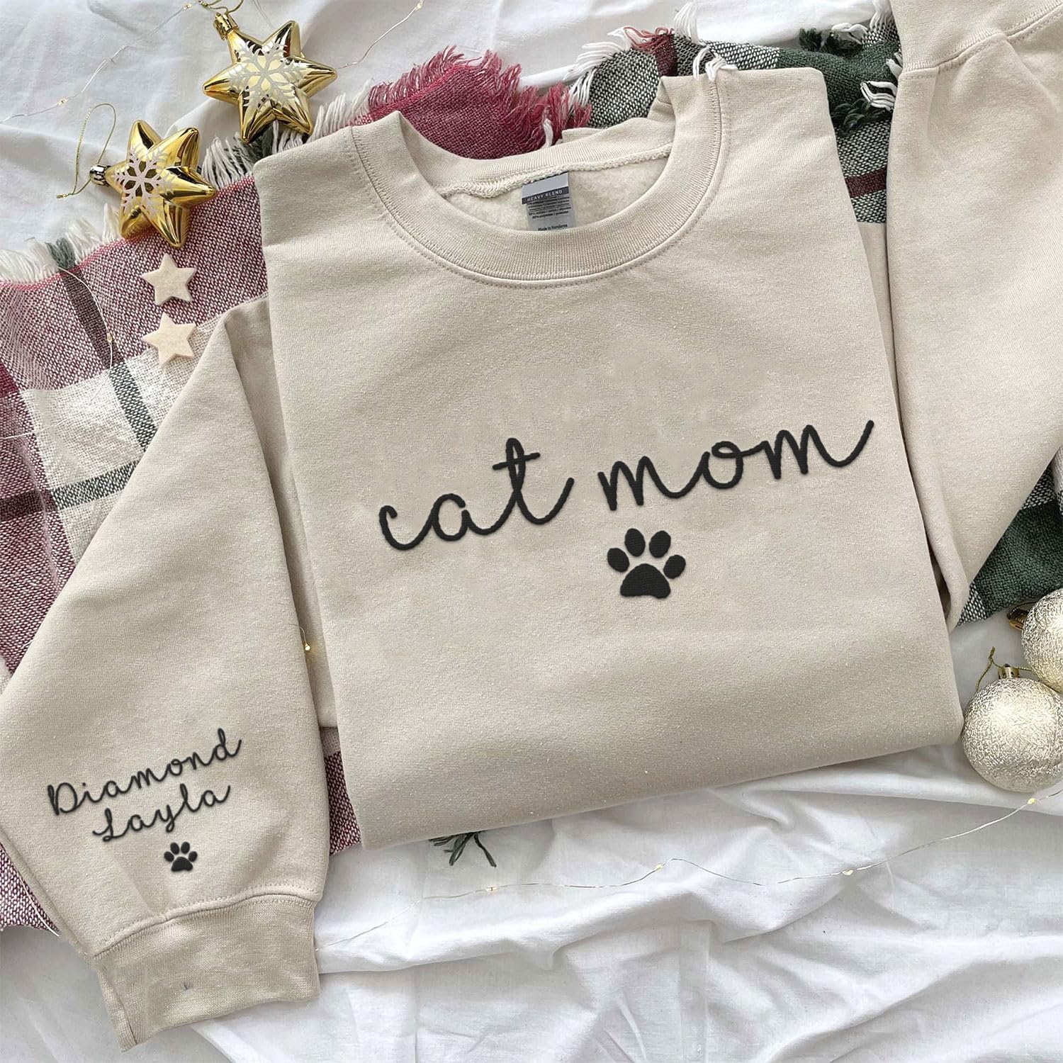 Custom Cat Mom Embroidered Sweatshirt, Personalized Cat Mom Crewneck Sweatshirt for Women, Cat Mama Shirt Gifts (Cotton, SS213)